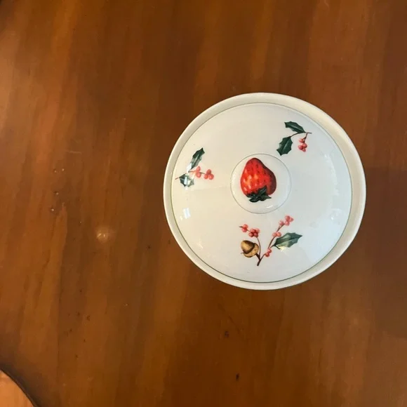 William James strawberry‎ sugar bowl - Picture 4 of 5